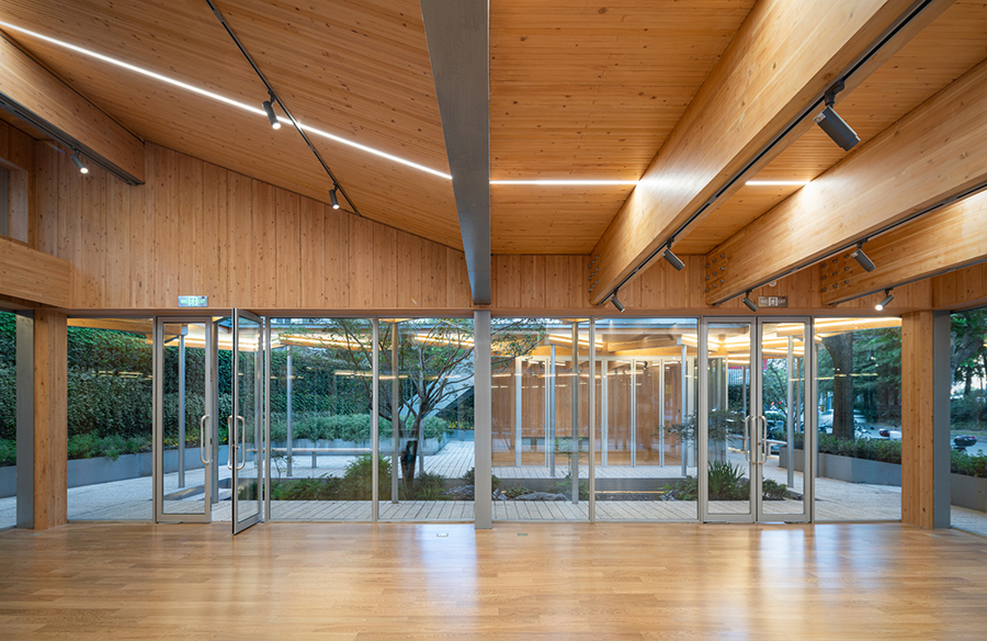 Service Station in Suzhou Creek: Bridging Urban Renewal and Community Interaction